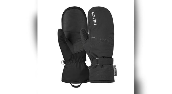 Best Mittens For Winter Hiking